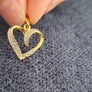 Elegant Gold Heart Pendant